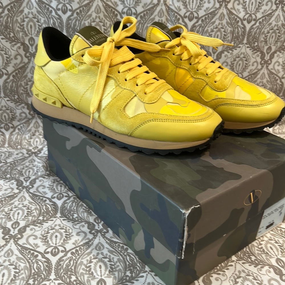 VALENTINO GARAVANI YELLOW CAMO SNEAKERS